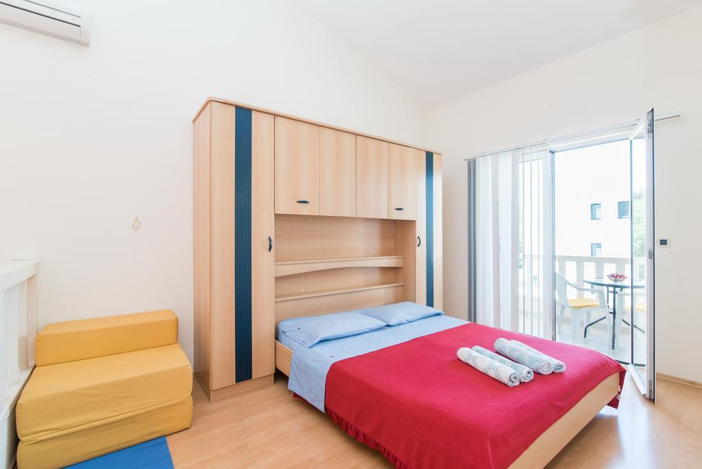 Studio Apartment Brela Extérieur photo