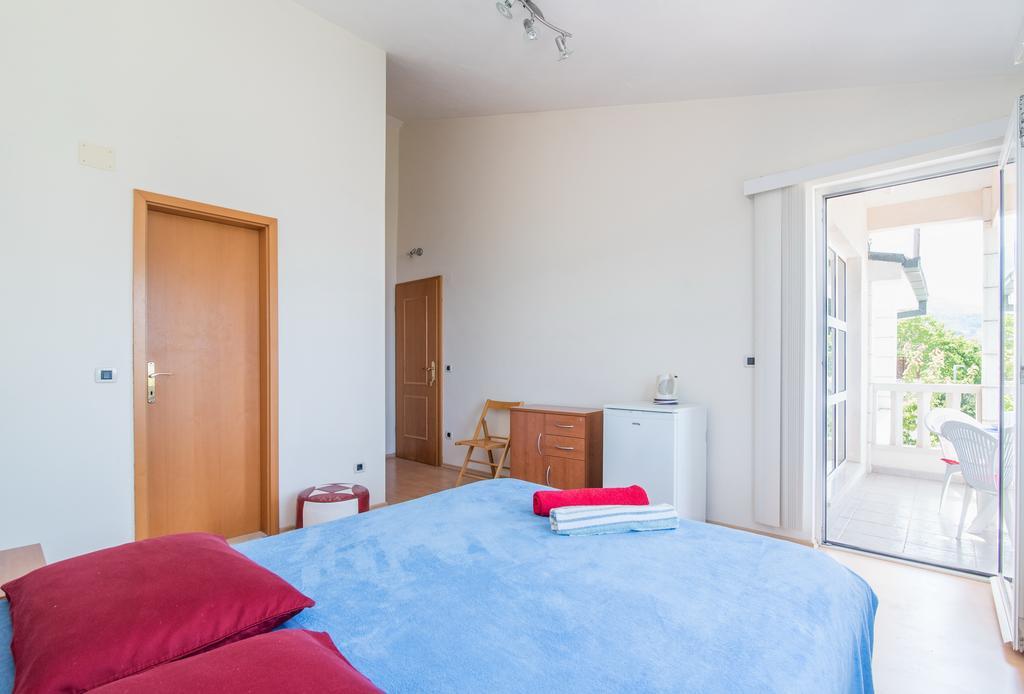 Studio Apartment Brela Extérieur photo